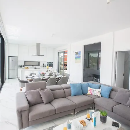 Royal Pearl 5 Villa
